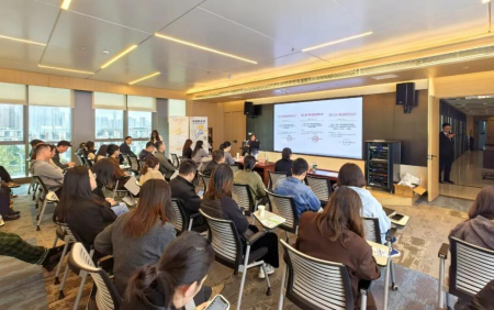 馬欄山視頻文創產業園開展第三期專項政策宣講會暨“政務公開主題日”活動