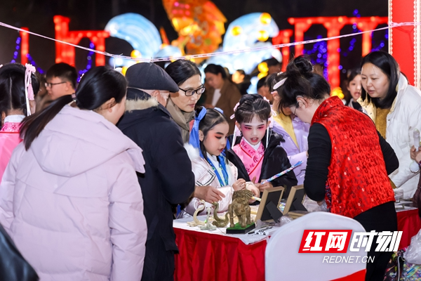 國潮非遺交相輝映 長沙南郊公園新春活動氛圍拉滿.png